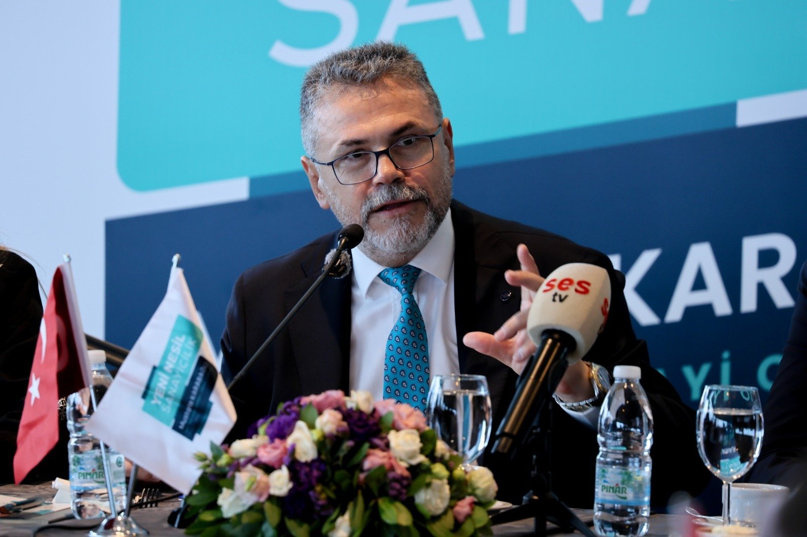 İzmir’in dönüşüm cesaretine ihtiyacı var