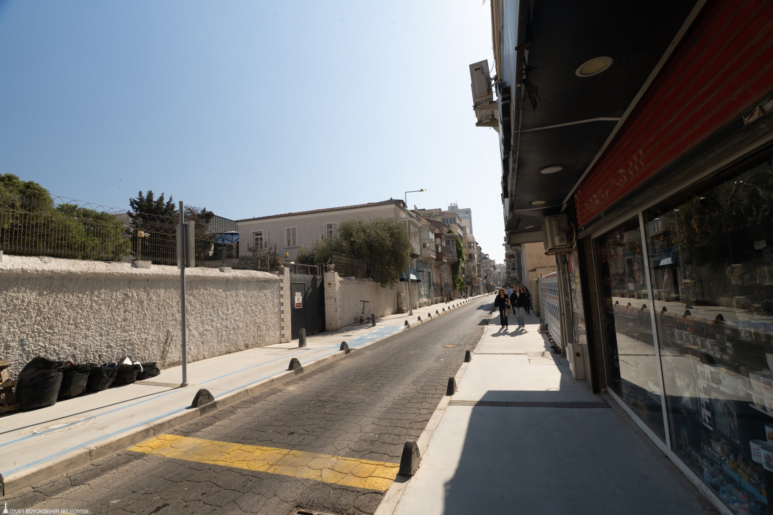 Kıbrıs Şehitleri Caddesi’nin zemini yenileniyor