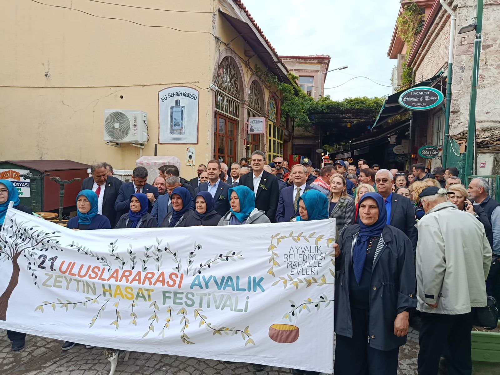 Ayvalık Zeytin Hasat Şenliği 21’inci kez başladı