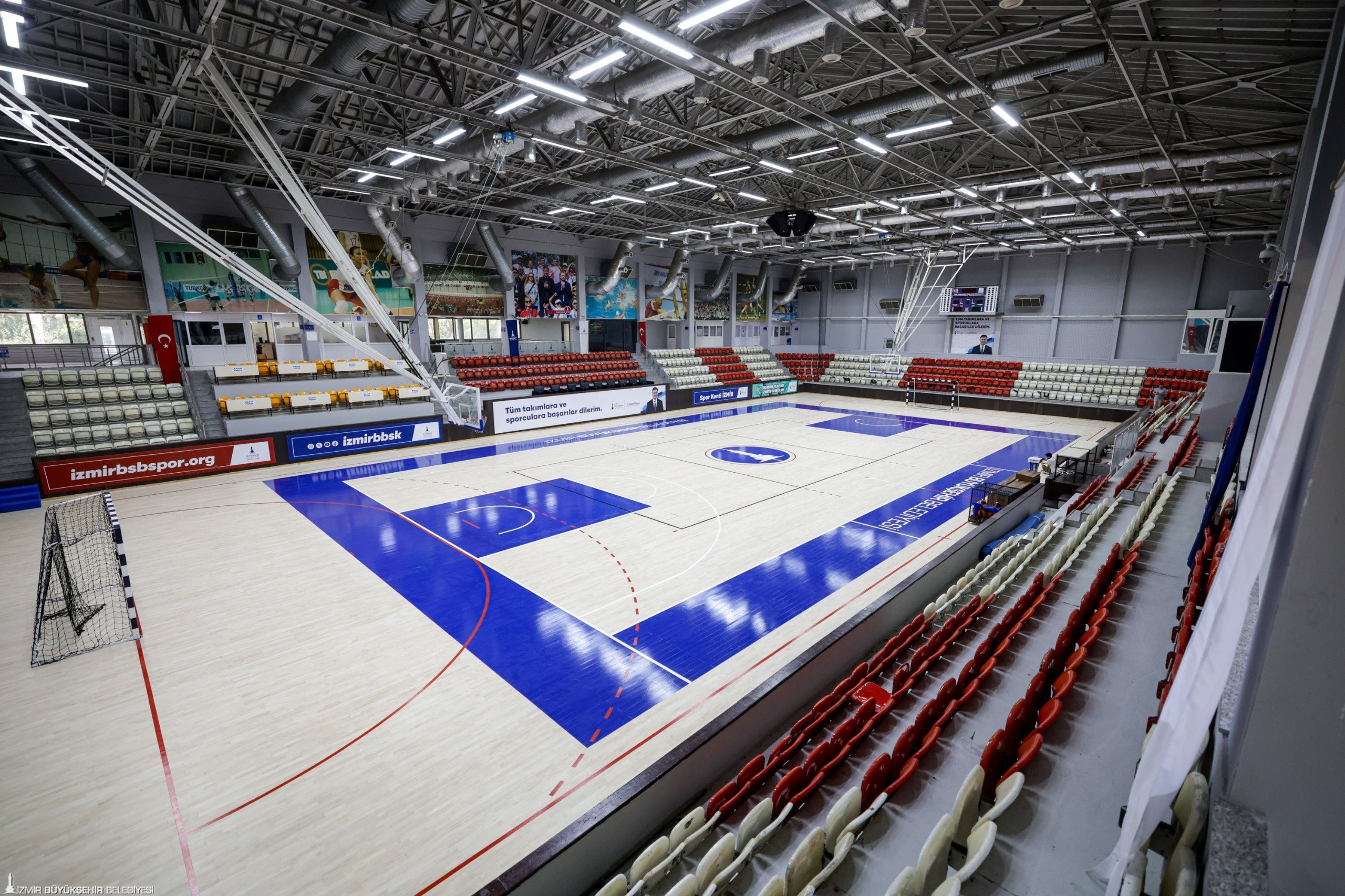 Celal Atik Spor Salonu yenilendi