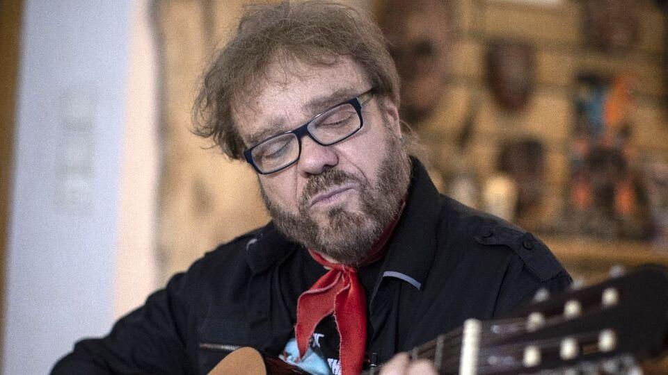Attila Atasoy sahnelere veda etti