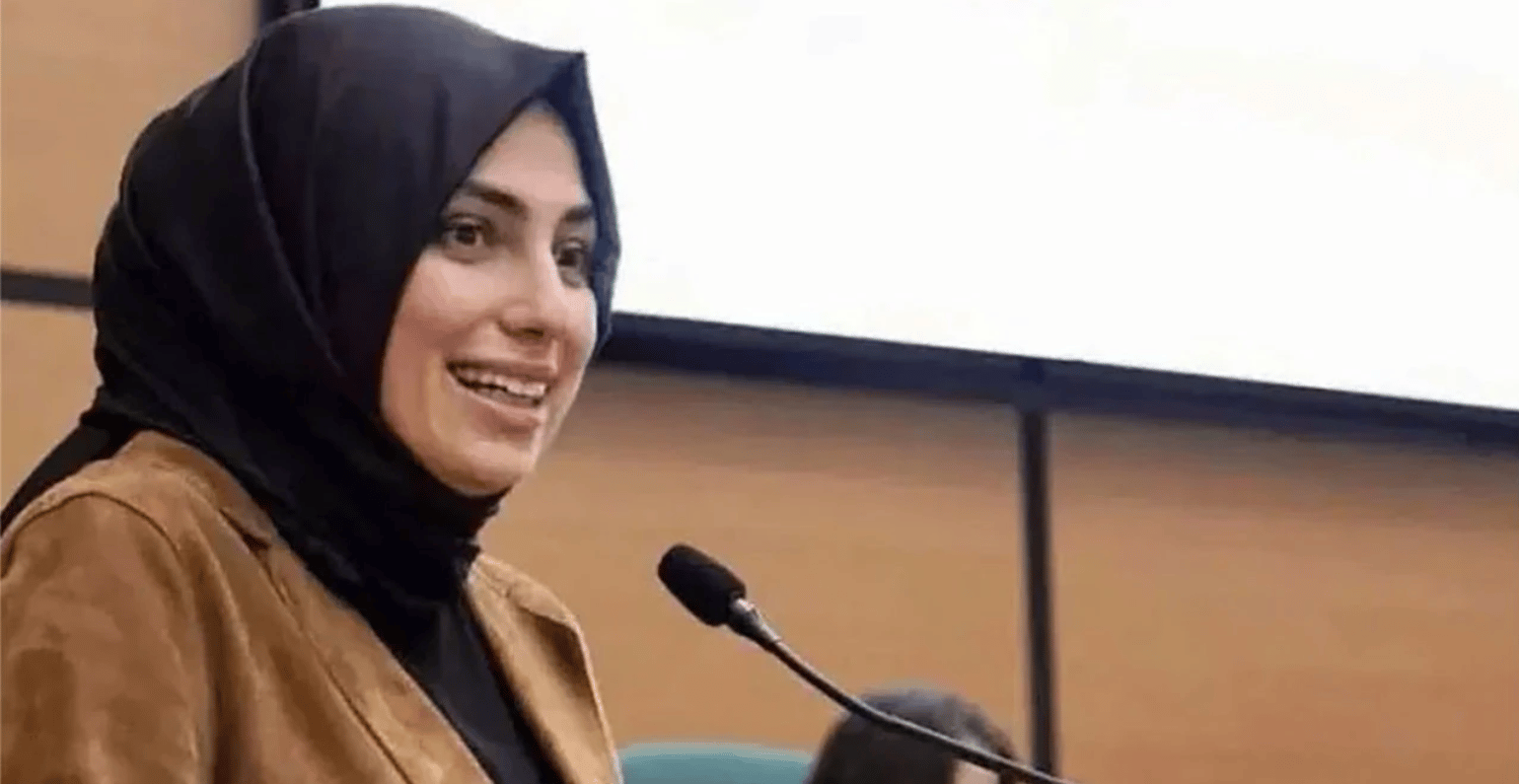 Amine Cansu Çelik CHP’den istifa etti