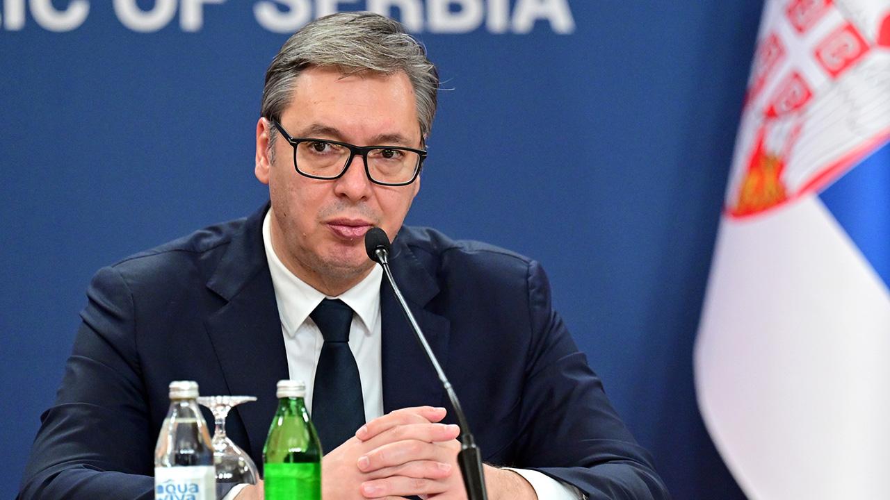 Aleksandar Vucic istifa etti