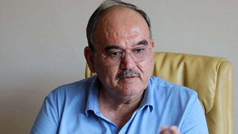 Burhan Özfatura hayatını kaybetti