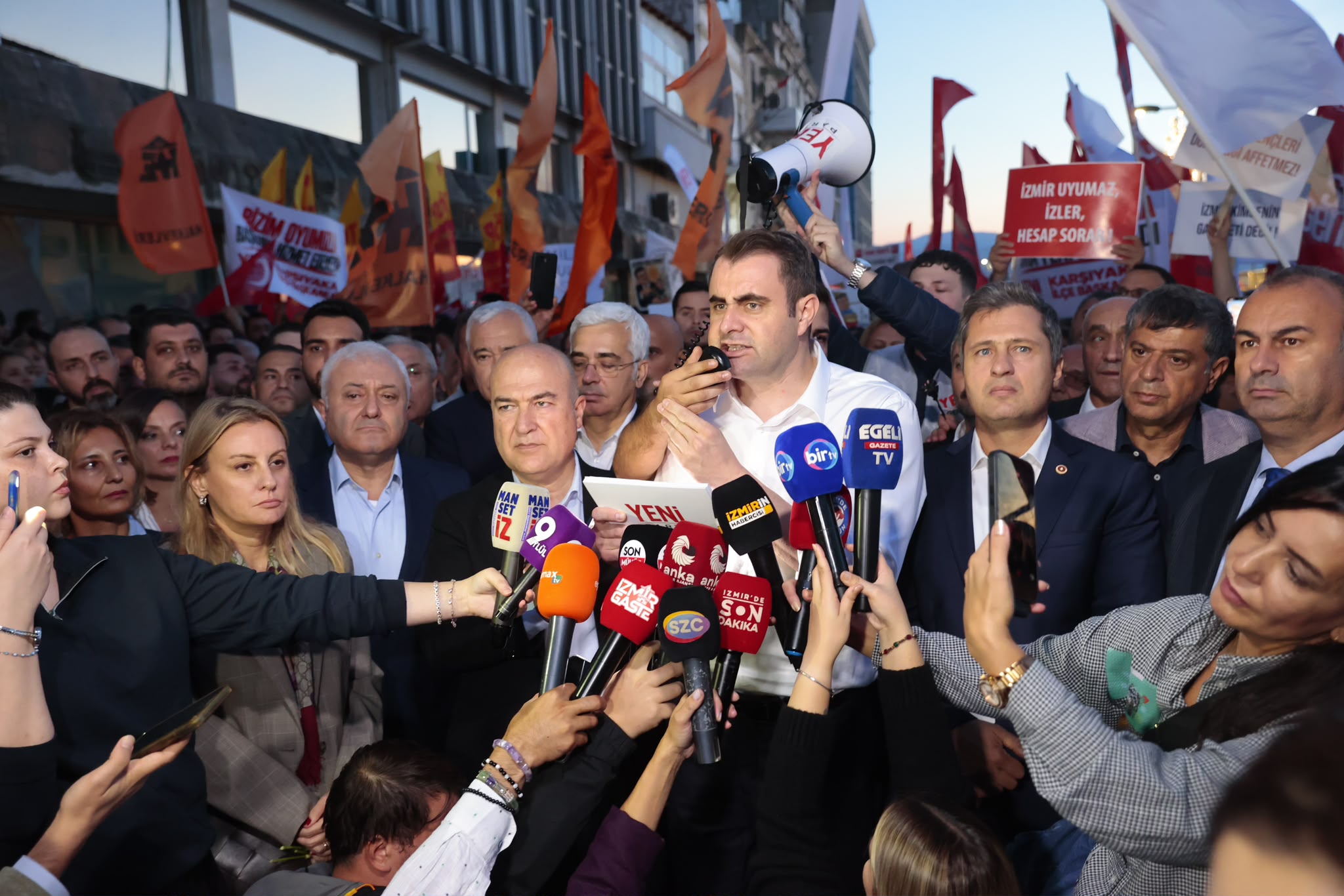 Başkan Güç’ten Cemil Tugay’a istifa çağrısı