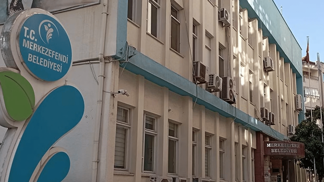Merkezefendi Belediyesi'ne operasyon: 17 gözaltı