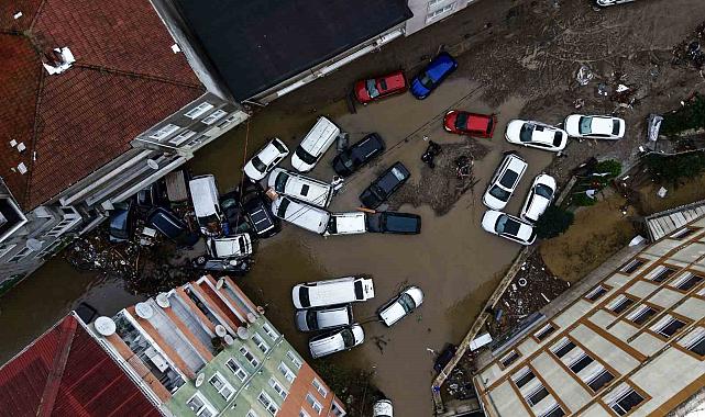 İstanbul'u sağanak vurdu: İki kişi hayatını kaybetti