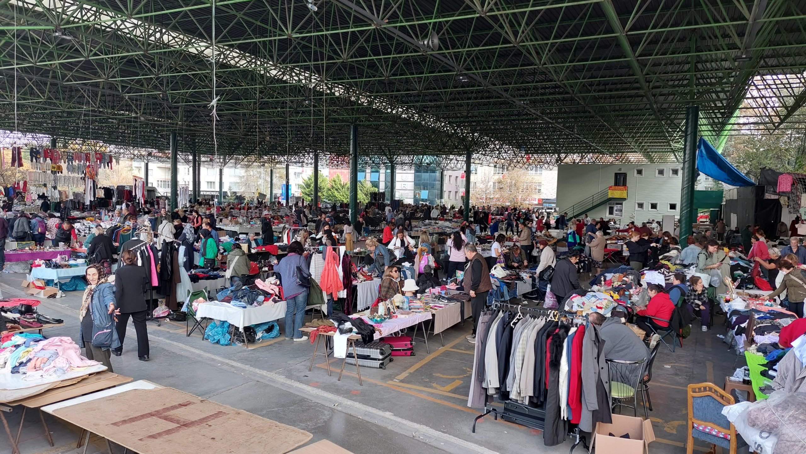 Büyükşehir’in ikinci el pazarları birinci yılını doldurdu